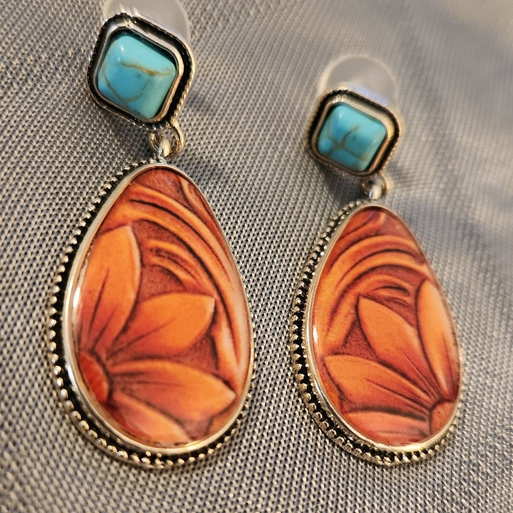 Beautiful Turquoise and Coral Resin Earrings - Picture 3 of 4